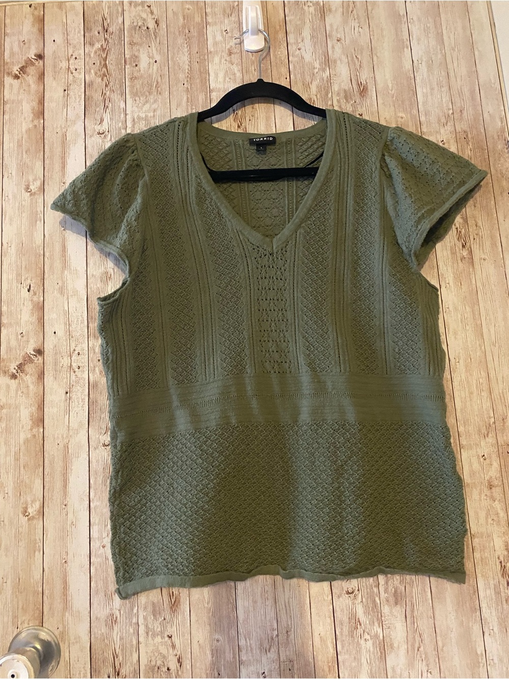 Torrid Green Knit V-Neck Short Sleeve sweater Top size 1 preppy Shirt